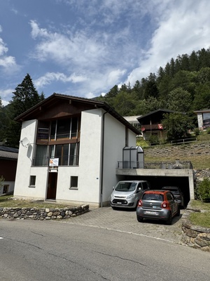 🏡 Quinto – Arnorengo | Elegantes Einfamilienhaus mit grossem Garten und Terrasse